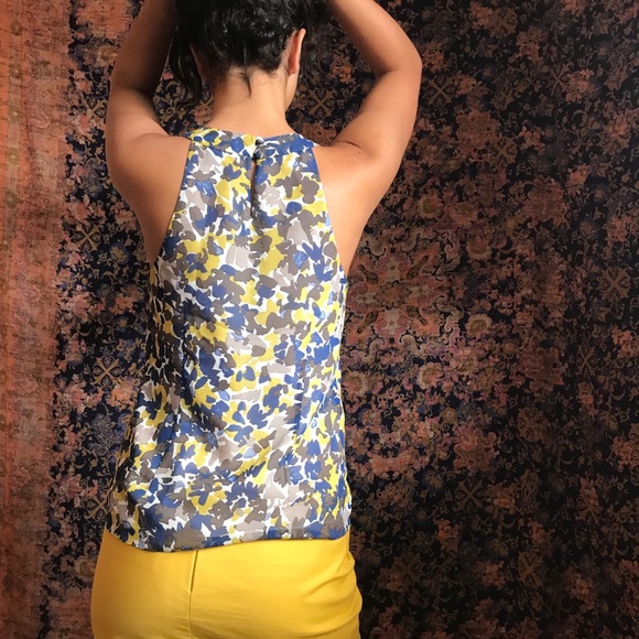 Patterned halter top - Picture 2 of 4